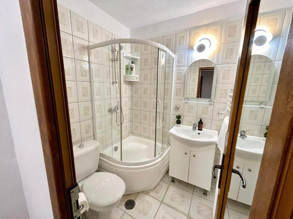 Jad - Familiy 4 Rooms Apartment - Near Forest And Historic Center - Racadau Brasov Luaran gambar